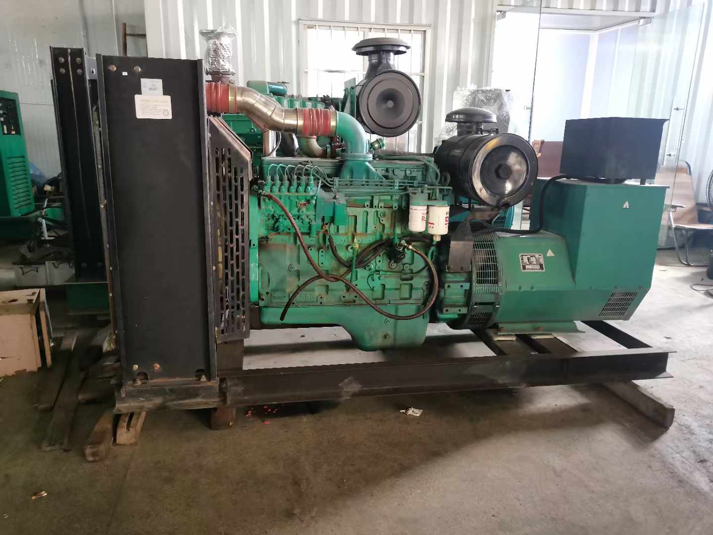 洮南发电机租赁如何确定电缆的承载电流是否在安全范围内？