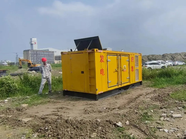 洮南200KW柴油发电机机组每小时的油耗量受哪些因素影响？